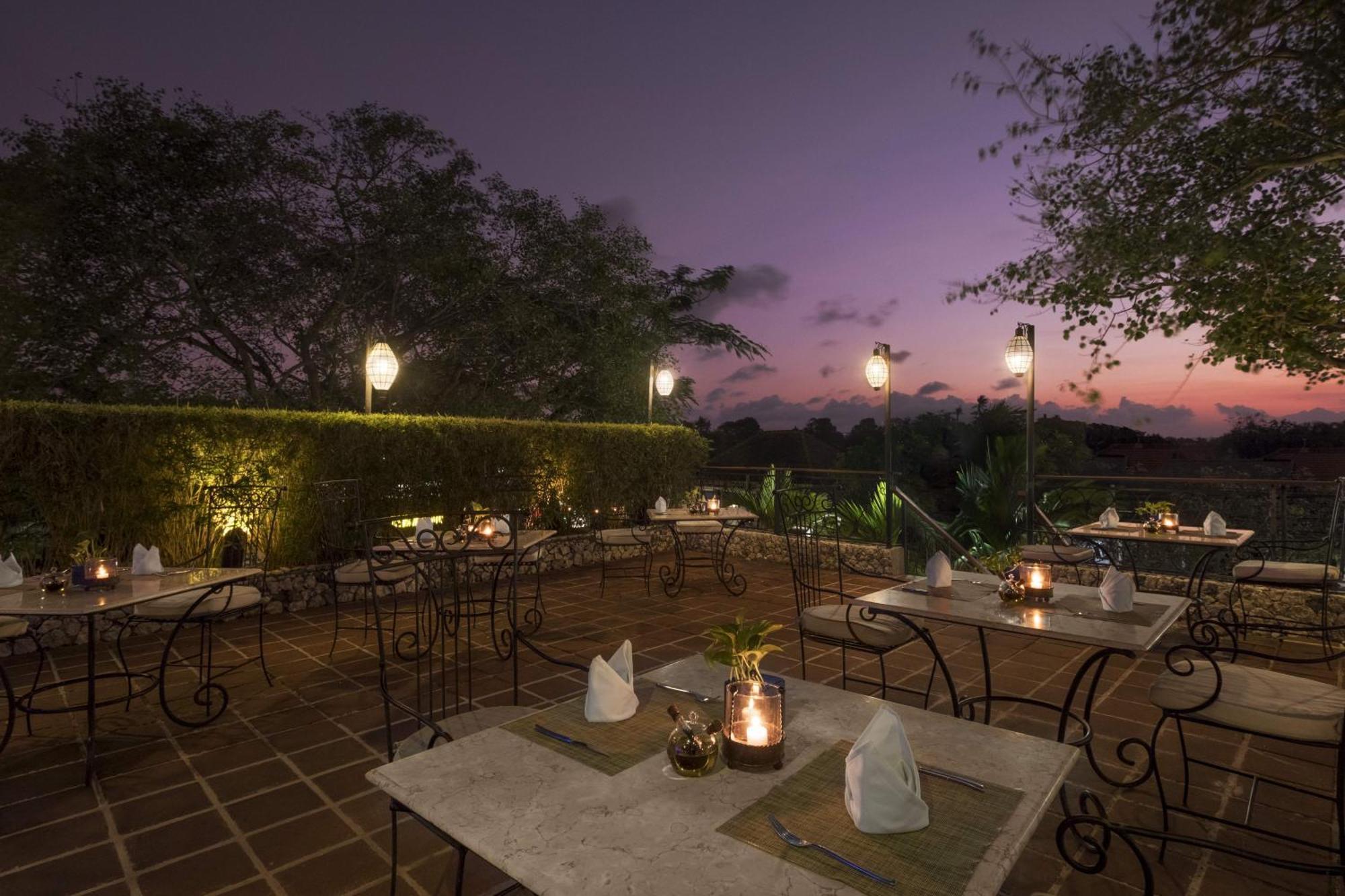 Hotel Nikko Bali Benoa Beach Νούσα Ντούα Εξωτερικό φωτογραφία The Oberoi Udaivilas Palace, Udaipur