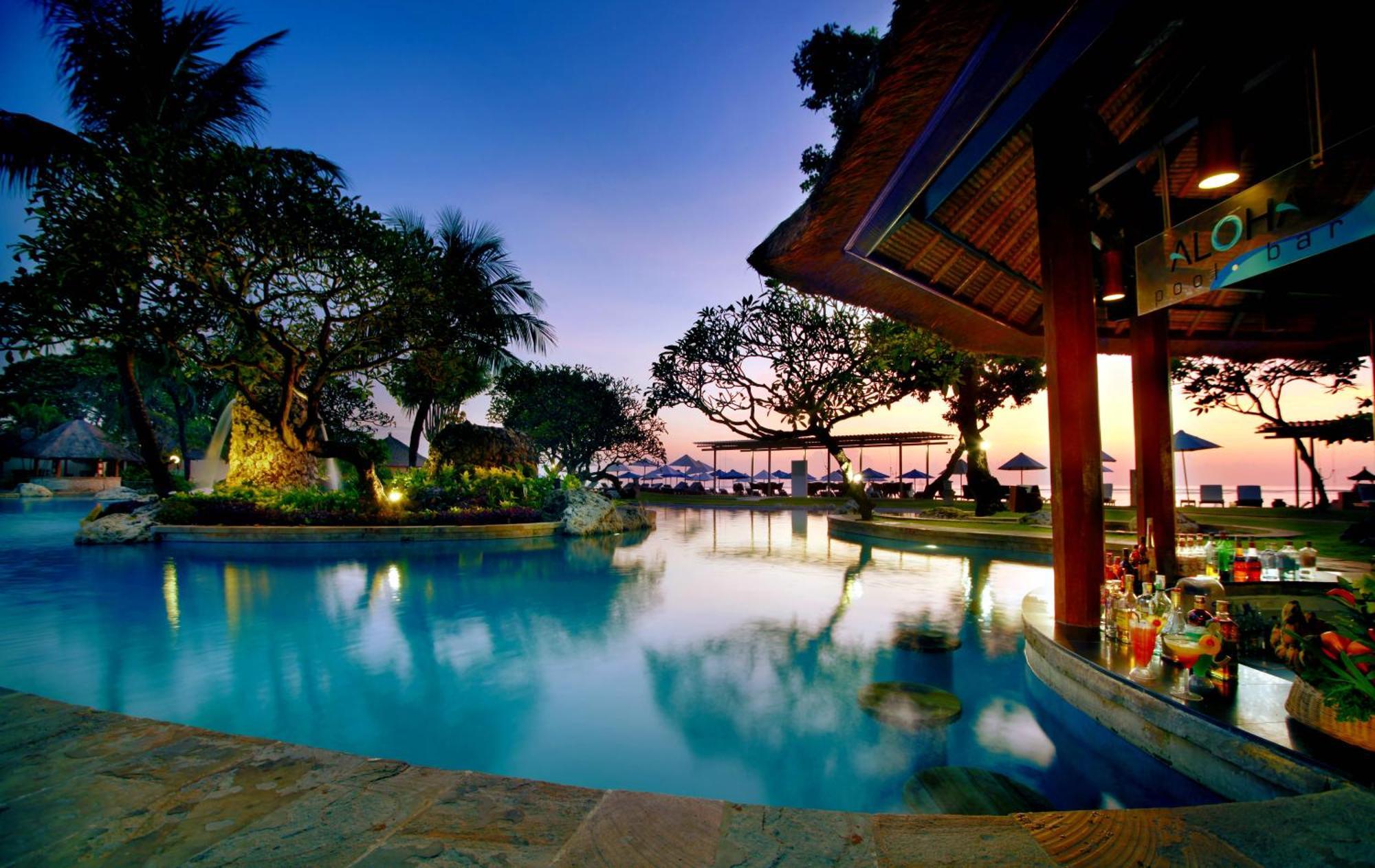 Hotel Nikko Bali Benoa Beach Νούσα Ντούα Εξωτερικό φωτογραφία The swimming pool at the resort