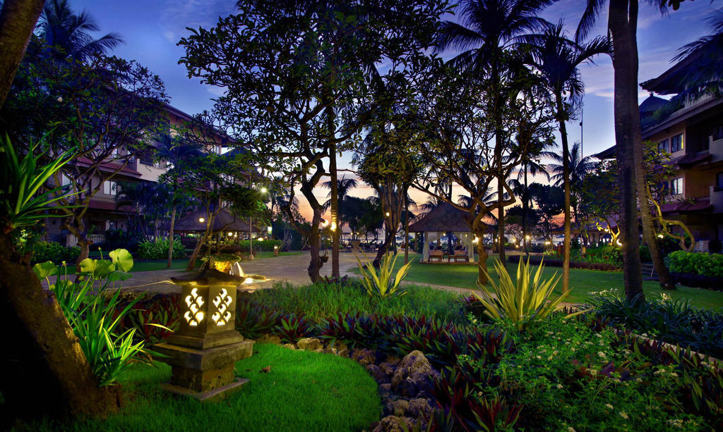 Hotel Nikko Bali Benoa Beach Νούσα Ντούα Εξωτερικό φωτογραφία The garden at the hotel