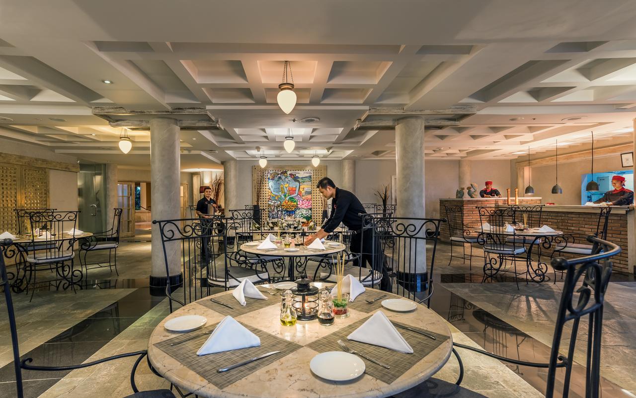 Hotel Nikko Bali Benoa Beach Νούσα Ντούα Εξωτερικό φωτογραφία The restaurant